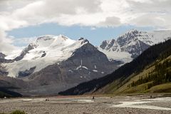 01 Mount Athabasca and Mount Andromeda From Just Beyond Columbia Icefield On Icefields Parkway.jpg